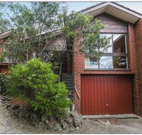 Holiday Home in the Heart of Anglesea - Internet Find