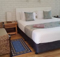 Holland Park Motel - Internet Find