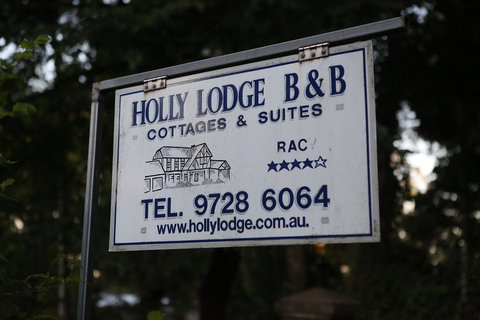Holly Lodge - Internet Find 1