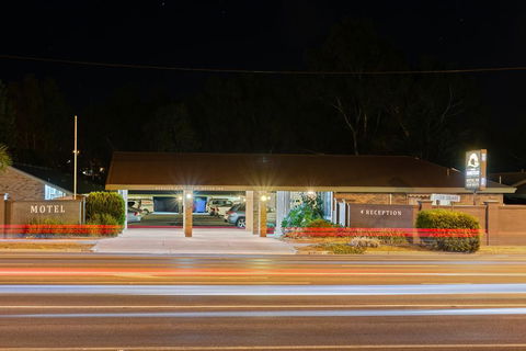 Homestead Motor Inn & Apartments - Internet Find 0