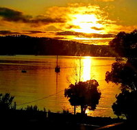 Islandview Beachhouse - 60m down driveway to Beach Dover Tasmania - Internet Find