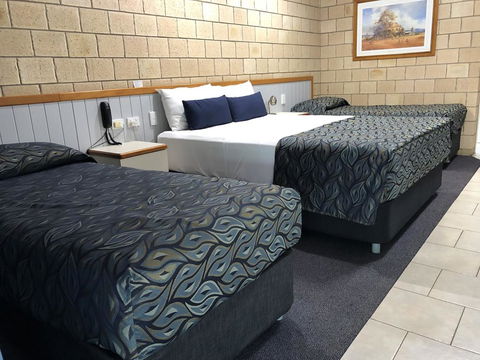 Jacaranda Country Motel - Internet Find 1