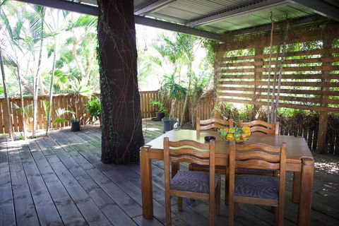 Junction Cottage - Internet Find 0