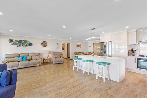 Kalimna Lakeside Living - Internet Find 3