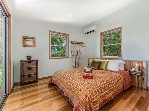 Karmya Cabin Eco-Retreat - Internet Find 3