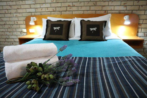 Kilcoy Gardens Motel - Internet Find 1