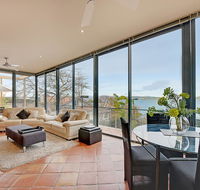 Kylakin - Derwent River Waterfront Views Tennis Court Foxtel - Internet Find