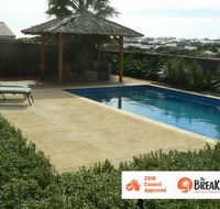 La Mer - Home with a Pool - Internet Find