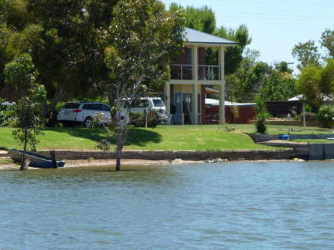 Lake Boga Waterfront Holiday House - Internet Find 0