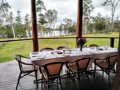 Lake Tinaroo Waterfrontage - Internet Find 1