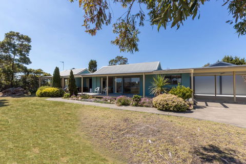 Lakeview - Waterviews On Newlands Arm - Internet Find 0