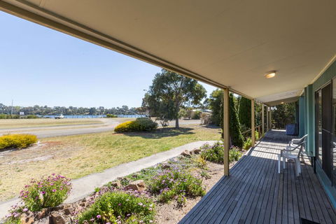 Lakeview - Waterviews On Newlands Arm - Internet Find 2