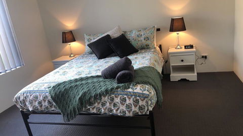 Lakeview Getaway - Internet Find 1