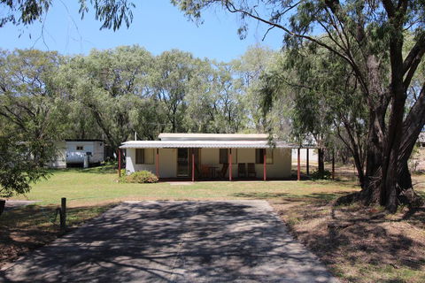 Lazy Days Caravan Park - Internet Find 0