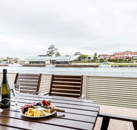 Leven River Retreat - Internet Find
