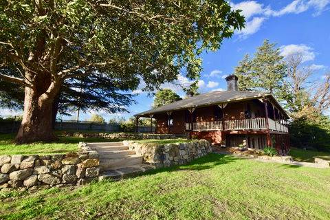 Linden Lodge - Internet Find 0