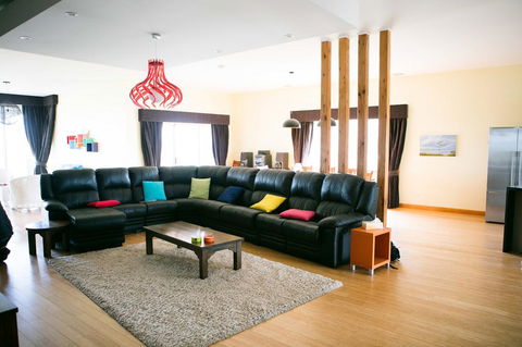 Luxurious Waterfront 10 Minutes Drive To Phillip Island (sleeps 12) - Internet Find 3