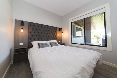 Luxury On Lewis - 6 Lewis Road - Internet Find 0