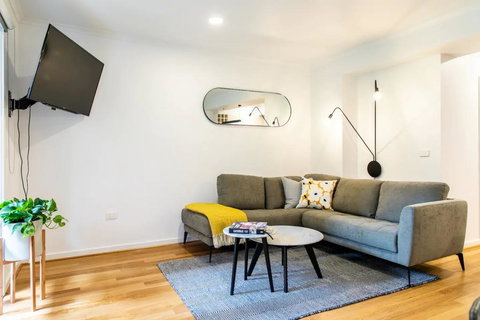 Luxury Spacious 2 Bedroom Fitzroy Apartment - Internet Find 0