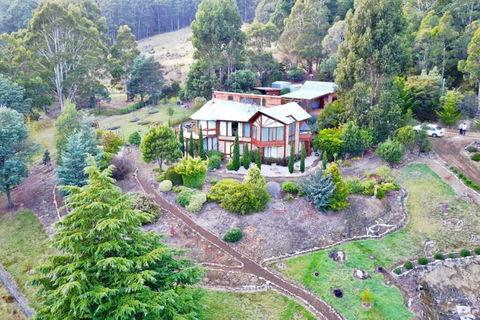 MAGICAL MOUNTAIN RETREAT - 20 Mins To CBD And Only 10 To MONA! - Internet Find 0