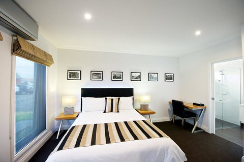 Mansi On Raymond - Internet Find 1