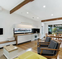 Market Street 13 The Beach House - Internet Find