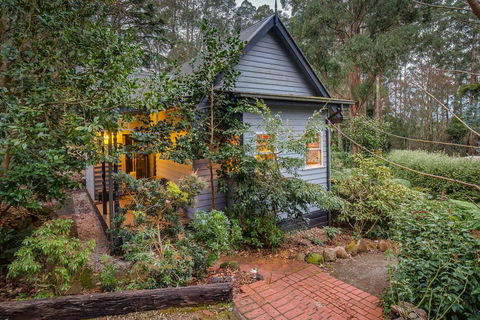 Merrow Cottages - Forest Edge - Internet Find 1