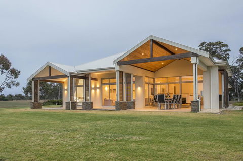 Metricup House - Elegant Country Retreat - Internet Find 0