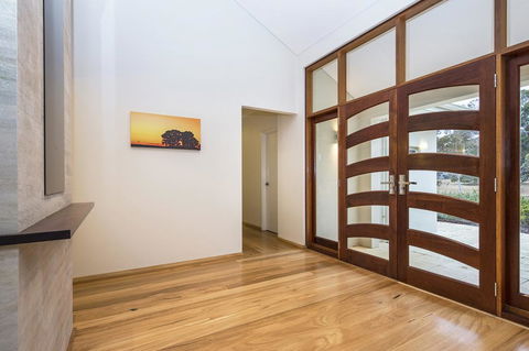 Metricup House - Elegant Country Retreat - Internet Find 3