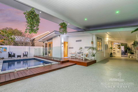 Miami Beachside Beach House - Internet Find 2