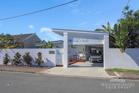 Miami Beachside Beach House - Internet Find 1