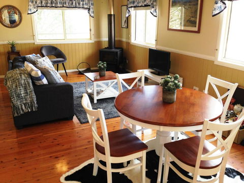 Milford Country Cottages - Internet Find 2