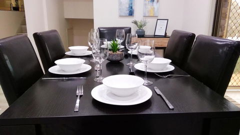 Modern 4-Bedroom House On Cunningham Near Singleton CBD Hunter Valley - Internet Find 3