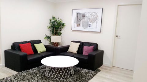 Modern 4-Bedroom House On Cunningham Near Singleton CBD Hunter Valley - Internet Find 1