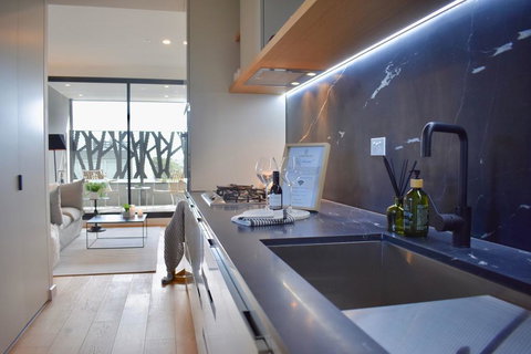 Modern And Elegant Apartment Near The Beach - Internet Find 1