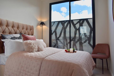 Modern And Elegant Apartment Near The Beach - Internet Find 3