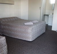Monto Colonial Motor Inn - Internet Find