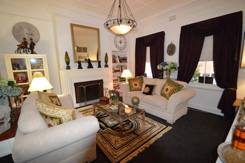 Montrose House - Internet Find 1