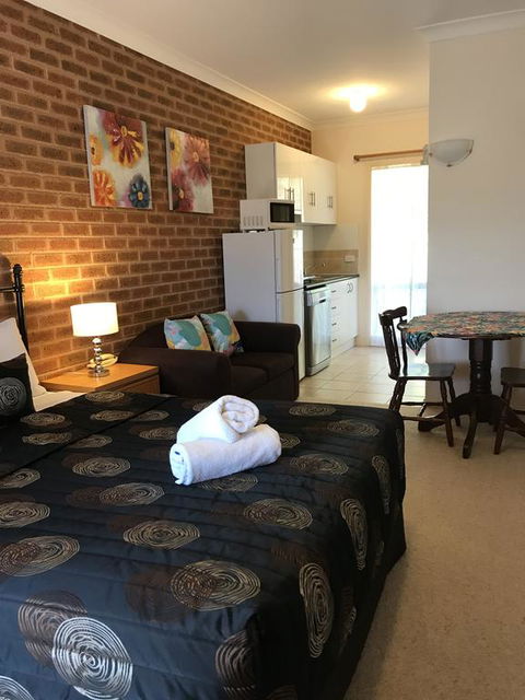 Motel Views Yackandandah - Internet Find 3
