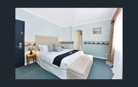 Mount Victoria Manor - Internet Find 2