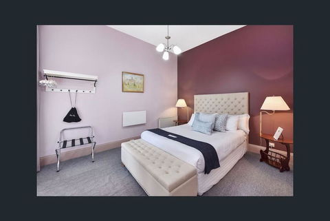 Mount Victoria Manor - Internet Find 1