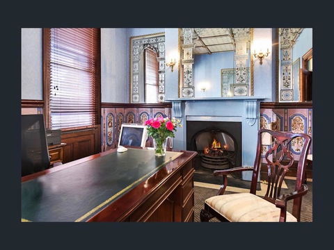 Mount Victoria Manor - Internet Find 0