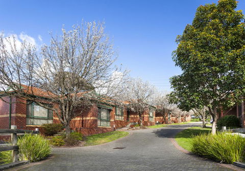 Mount Waverley Townhouses - Internet Find 0