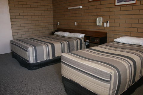 Mount Wycheproof Motor Inn - Internet Find 1
