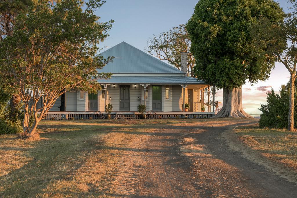 Felton South QLD Internet Find