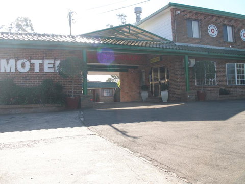 Mt Kuring-Gai Motel - Internet Find 1