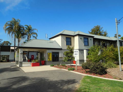 Narrabri Motel And Caravan Park - Internet Find 2