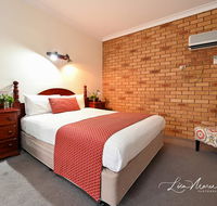 Narrandera Club Motor Inn - Internet Find