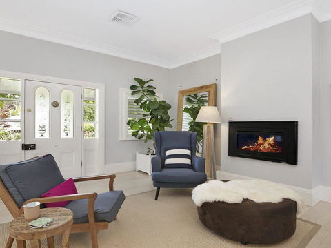 Nattai Lodge - House & Cottage In Beautiful Garden - Internet Find 2