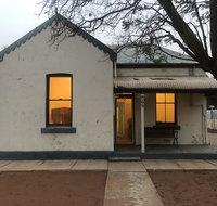 Newton Cottage - Internet Find